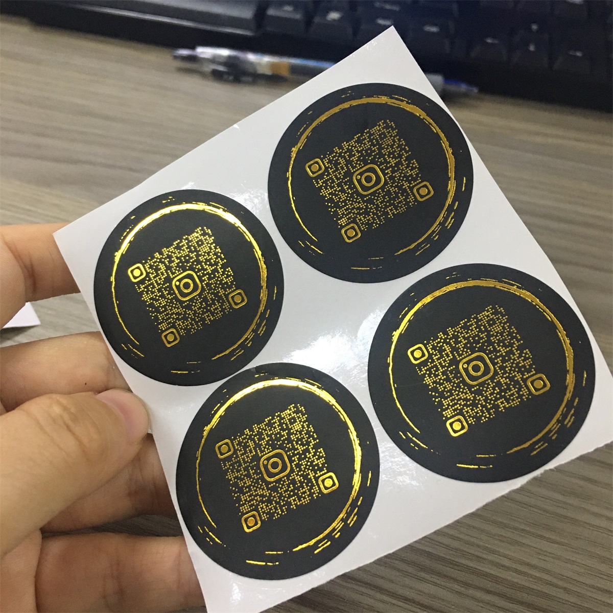 Printing Circular Logo Sticker Roll